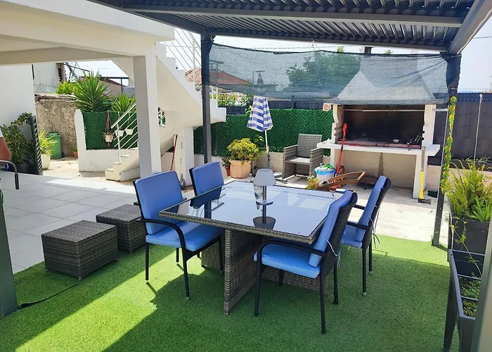 Modern With Pool Near Free Parking