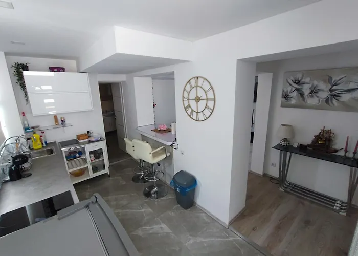 Apartament Modern With Pool Near Free Parking Trogir