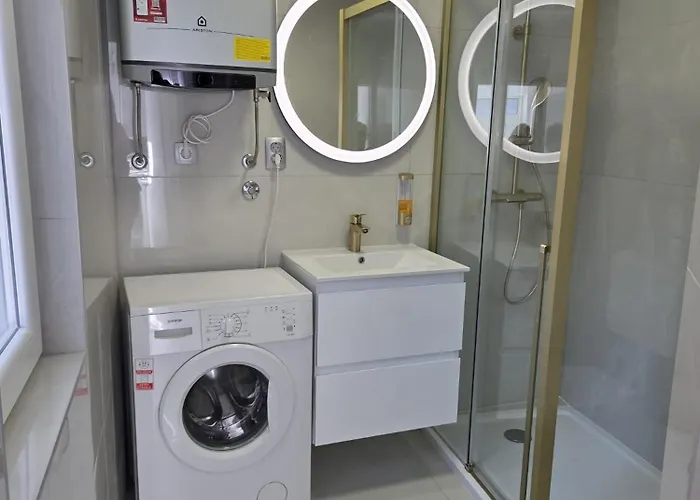 Apartament Modern With Pool Near Free Parking *