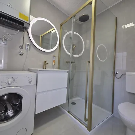 Modern With Pool Near Free Parking *